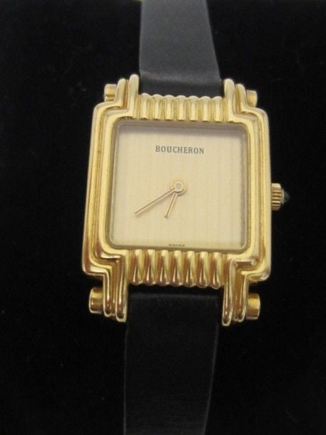 BRACELET MONTRE carrée en or jaune (750 millièmes), modèle «Ligne n°1