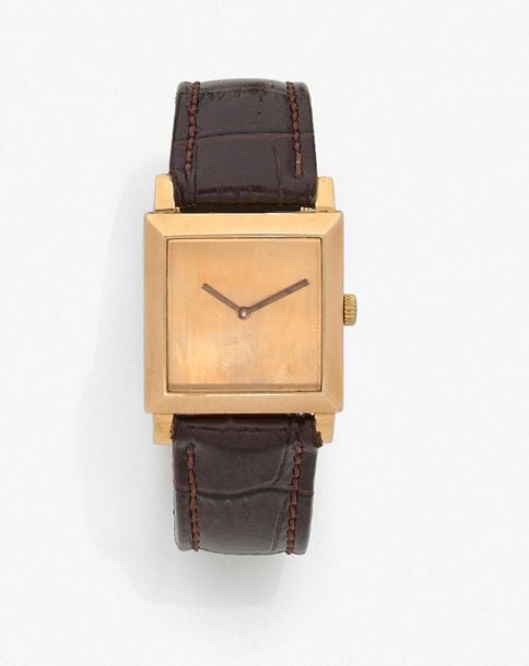 •BRACELET MONTRE carrée, modèle «Clou de Paris» en or jaune (750‰