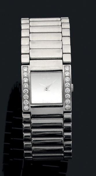 BRACELET MONTRE de dame carrée en acier, modèle «Ruban