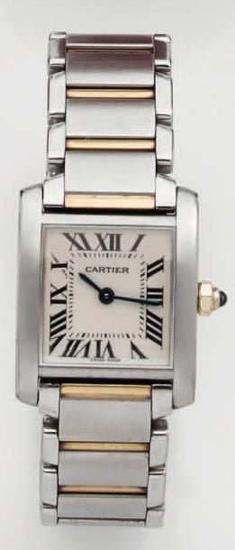 BRACELET MONTRE de dame en or jaune et acier, modèle « Tank française