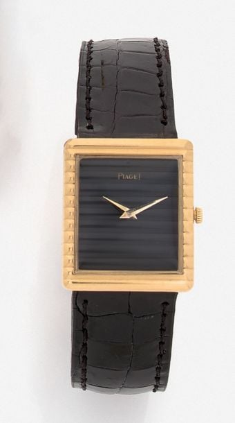 BRACELET MONTRE rectangulaire en or jaune (750 millièmes