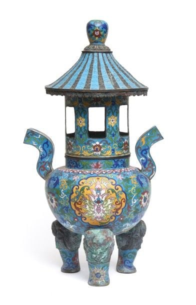 Brûle encens chinois en cloisonné décoré de motifs floraux polychrome