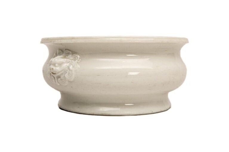 BRÛLE-PARFUM CIRCULAIRE EN PORCELAINE EMAILLEE " BLANC DE CHINE ", LU