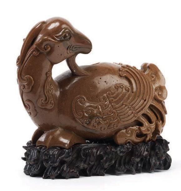 Brûle parfum de style archaïsant en aventurine reprenant la forme d'un coq célest