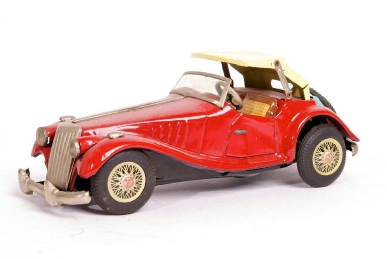 «Cabriolet MG avec capote rétractable» - AHT - Japon - 196
