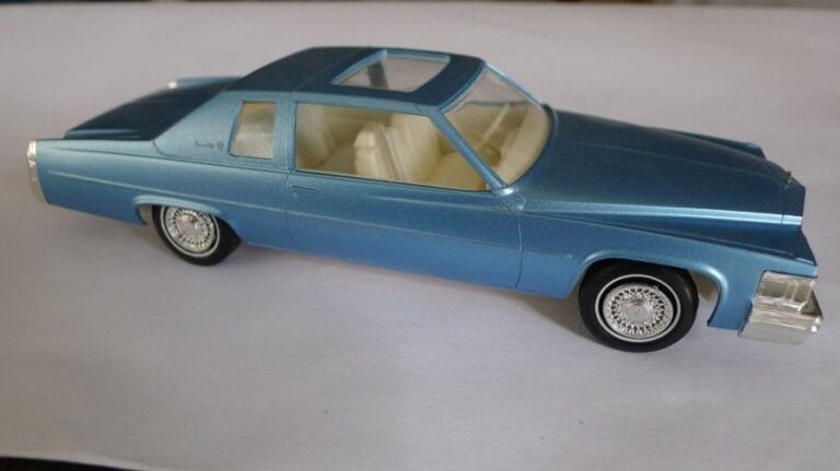 Cadillac - Coupé de Ville 197