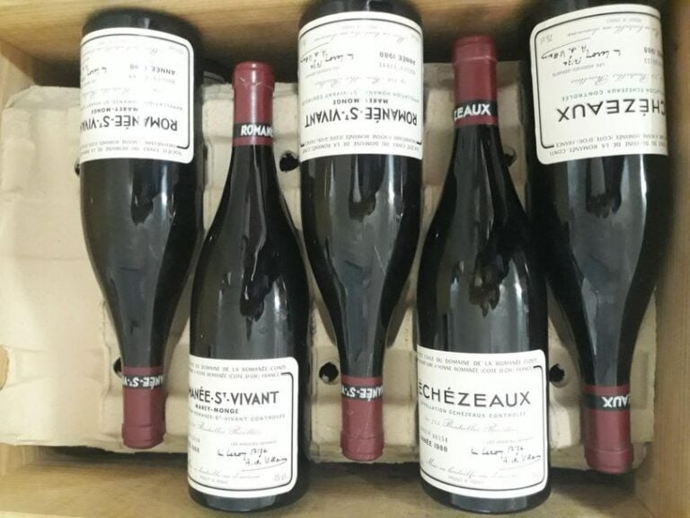 Caisse de 11 bts du Domaine de la Romanée Conti 1988 dont :