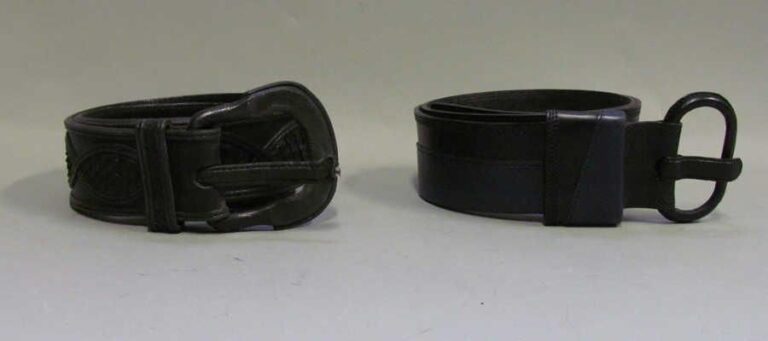 CEINTURE à boucle en cuir noir et reptile lustré à la couleur à décor de torsade (T70 cm) (petite patine d'usage sur boucle
