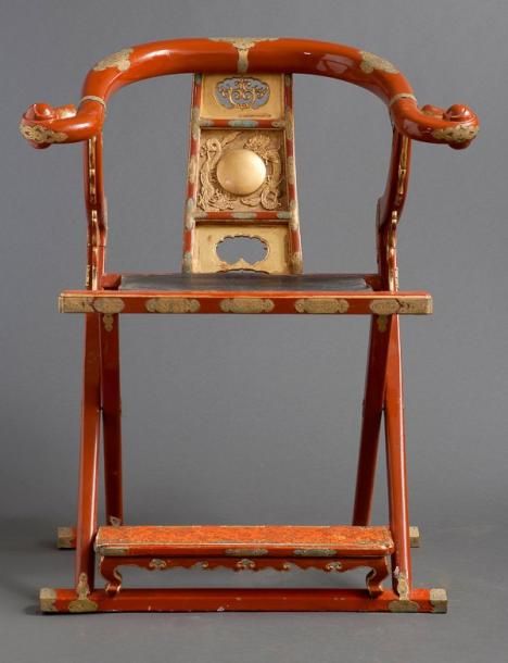 Chaise de religieux pliante laquée roug