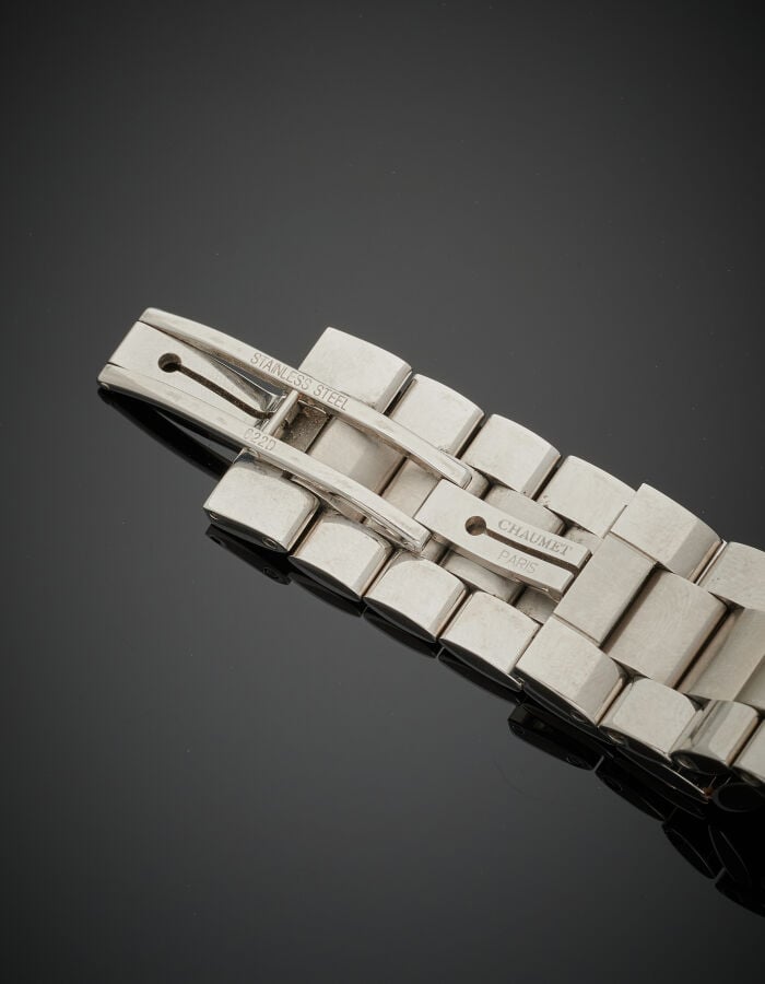CHAUMET - BRACELET MONTRE ronde, de dame modèle "Class One" en acier. Lunette t…