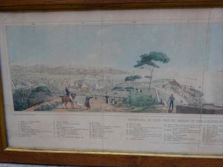 Chevalier Paul-Emile BARBERI (1775-1847) "Panorama de Nice, pris du donjon et des alentours de l'ancien château, en Xbre 1836" Lithographie en couleurs encadrée et sous verre Portant la mention du nom du dessinateur et lithographe dans la planche en bas à gauche Titrée en bas au centre 29,5 x 86 cm (à vue) (pliures, rousseurs, mouillures, déchirures) LOT REVENDU SUR FOLLE ENCHERE