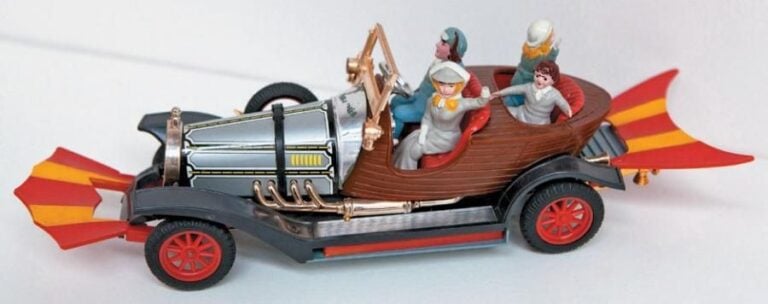 Chitty Chitty Bang Bang Molto - Chitty Chitty Bang Bang Occasion Espagne, 1967 Véhicule en métal et plastique - 33 cm