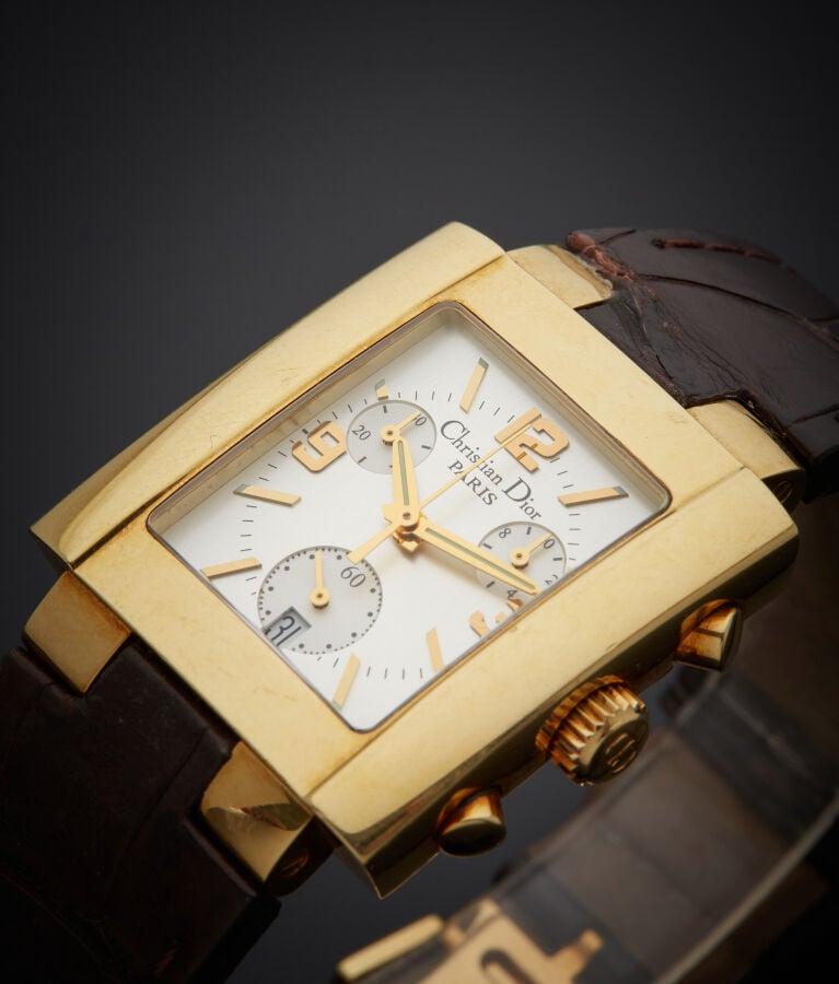 CHRISTIAN DIOR - BRACELET MONTRE "Riva" rectangulaire chronographe en or jaune…