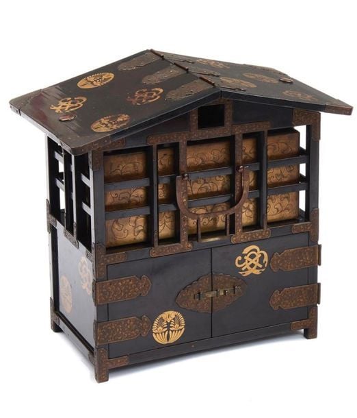 COFFRET A BENTO TRANSPORTABLE EN FORME DE MAISON