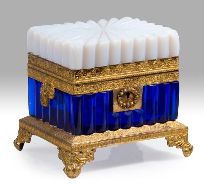 Coffret en opaline de cristal savonneuse et cristal ble