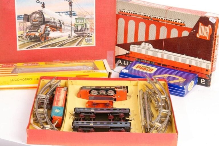 Coffret HWN Allemagne- Loco et son tender en tôle lithographiée à méc