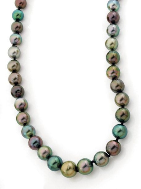 COLLIER composé de perles de culture grises de Tahiti, en chut