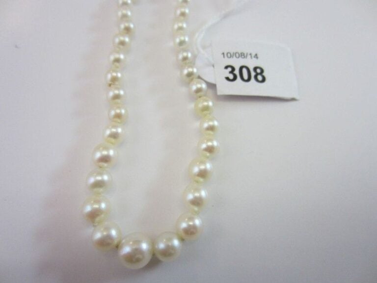 COLLIER de perles de culture blanches, en chut