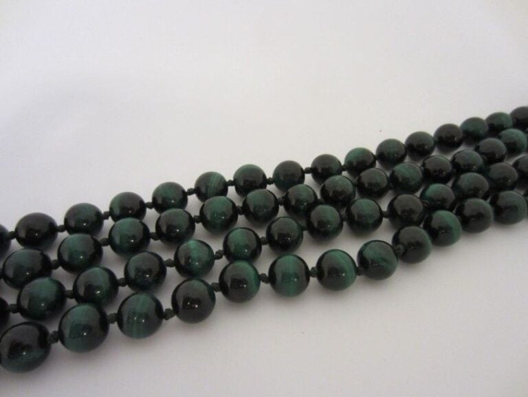COLLIER de perles de malachit