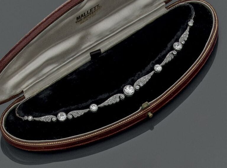 COLLIER en platine (mi