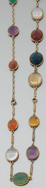 COLLIER « scarabée » en or jaune 18 et 14 ct serti de pierres dures ciselée