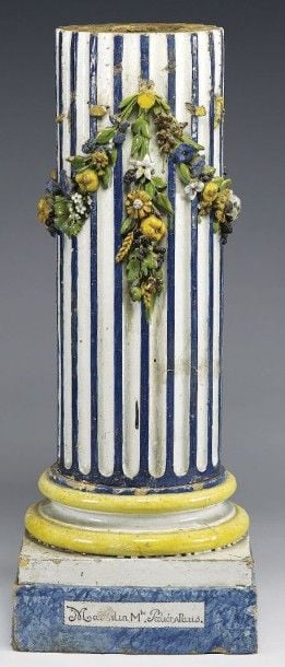 Colonne en terre cuite vernissée polychrom