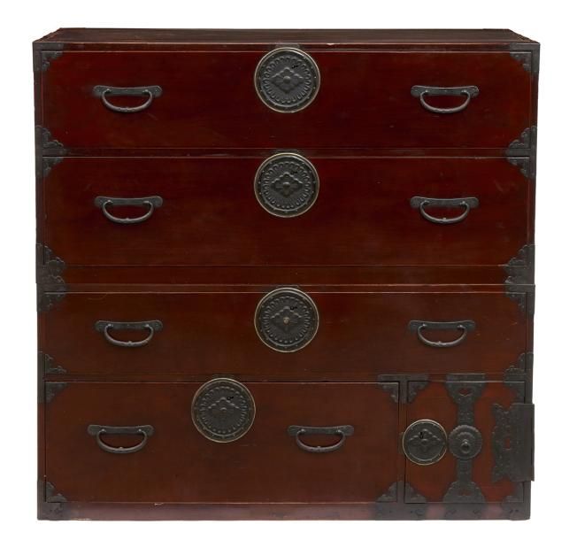 Commode pour vêtements (ishodansu) à deux corps garnie de laque marron-roug