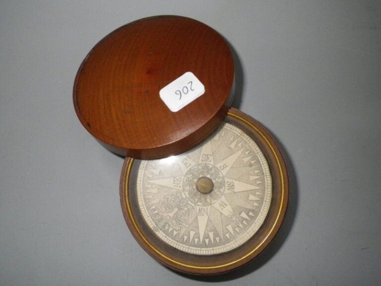 Compas sec anglais Dans sa boîte ronde en bois Dia