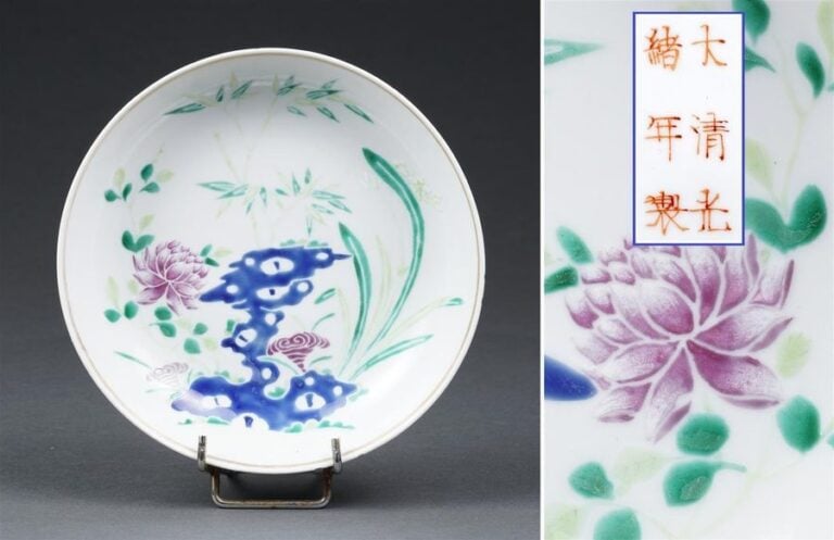 COUPE / ASSIETTE EN PORCELAINE ORNEE DU THEME DES " TROIS AMIS DE L'HIVER "