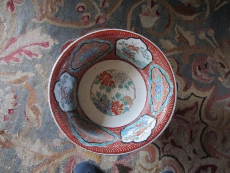 Coupe en porcelaine polychrom