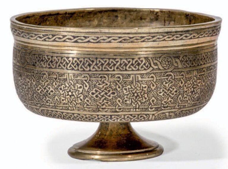 Coupe sur piédouche de type veneto-syrien