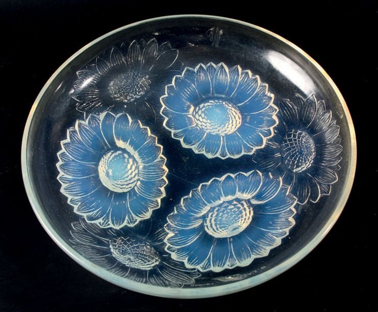 Coupe «Vernon» en verre moulé- pressé à motif de tournesol