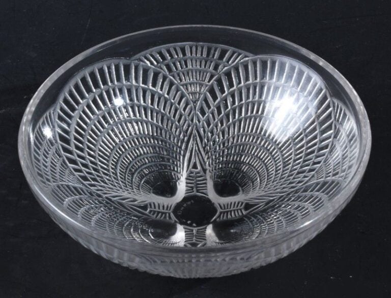 Coupelle "Coquilles" en verre moulé press