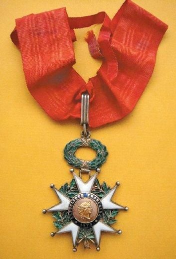 Croix de Commandeur de la Légion d'honneur, IIIe République, modèle de joaillerie en vermeil et émail, centre en or en 3 partie