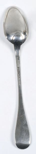 CUILLÈRE À RAGOÛT en argent massif de modèle uniplat à la spatule violonée gravée «Ve Begeau»