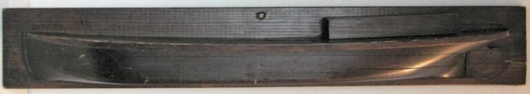 DEMI-COQUE DE CHANTIER, XIXE SIÈCLE Légendée et datée 1892 au do