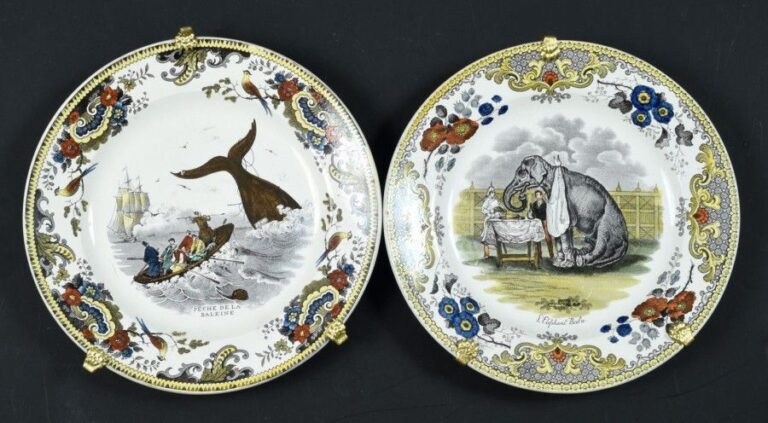 Deux assiettes en faïence fine, l'une à décor de pêche à la baleine, la seconde à décor représentant le repas de l'éléphant Bab