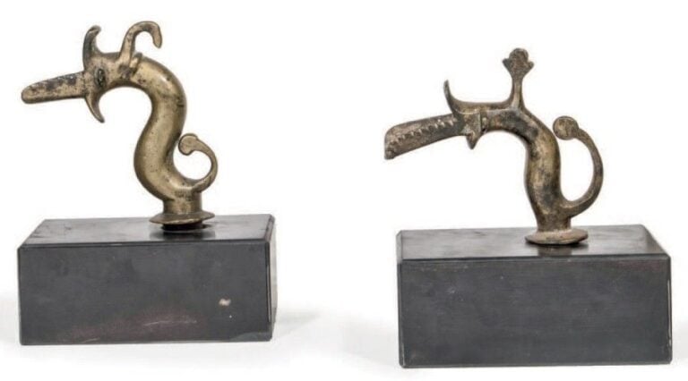 Deux bouches de fontaine