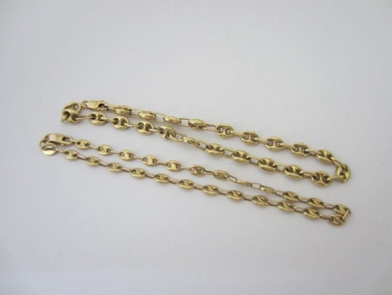 Deux BRACELETS en or jaune (750 millièmes) à maillons «grains de café
