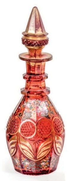 * Deux carafes balustres en cristal de Bohême