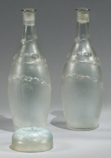 Deux flacons « L'Origan » (1919) avec leur bouchon d'origine pour le parfumeur Cot