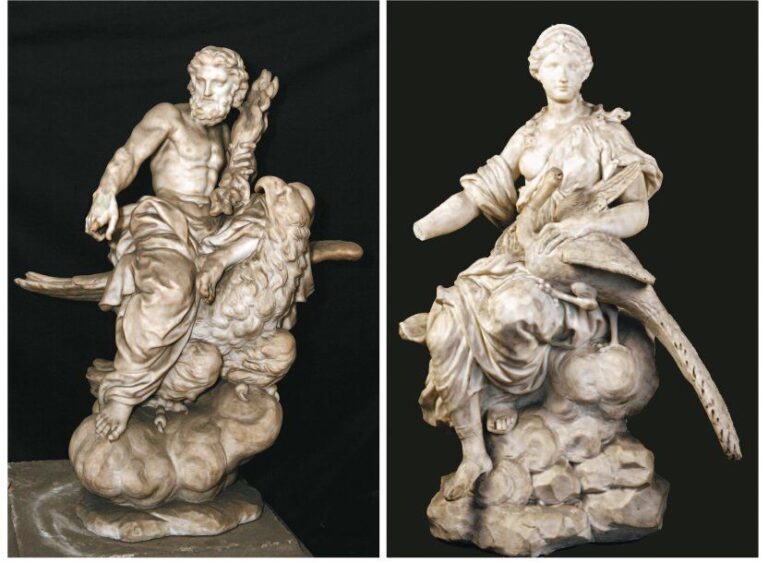 Deux importants groupes en marbre blanc figurant Junon tenant un paon et Jupiter chevauchant un aigle dans des nuée