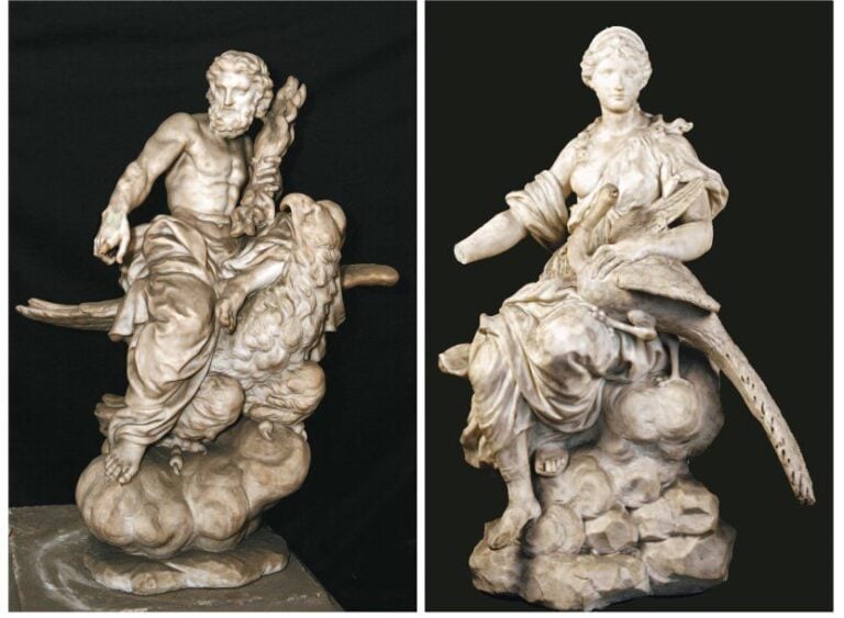 Deux importants groupes en marbre blanc figurant Junon tenant un paon et Jupiter chevauchant un aigle dans des nuée