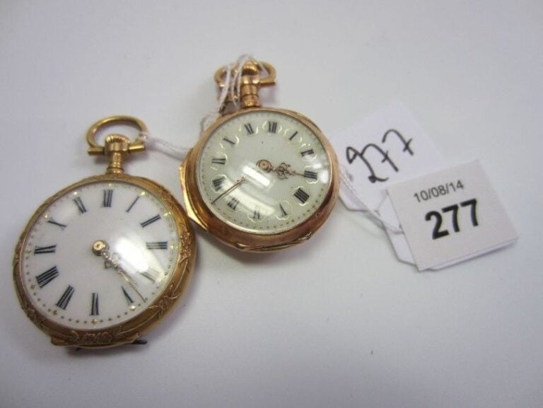 Deux MONTRES DE COL en or rose et or jaune (750 millièmes) ciselé