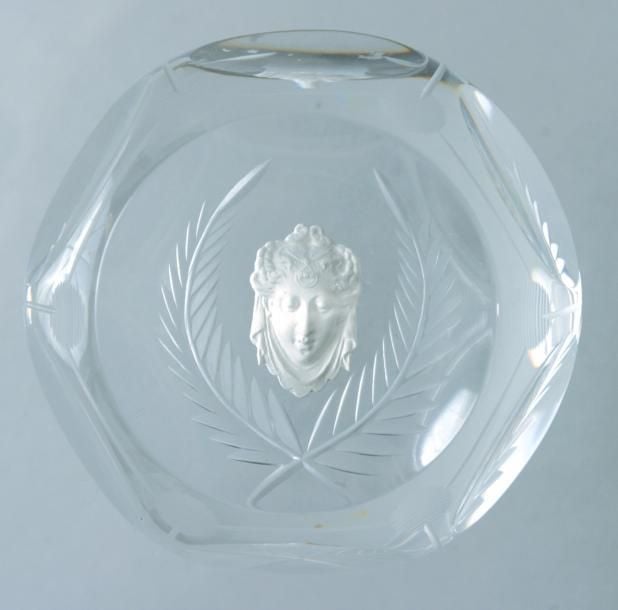 Deux objets 1°/ Sèvres (cristal de