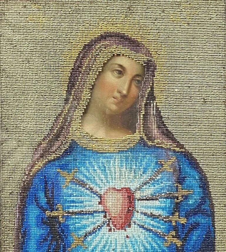 Deux petits cadres à décor de sujets religieux en perlé - Dim (le plus grand) :…