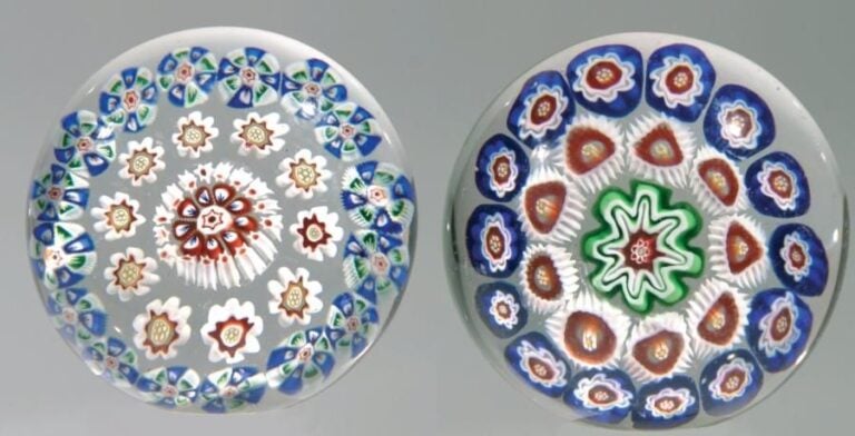 Deux presse-papiers miniature