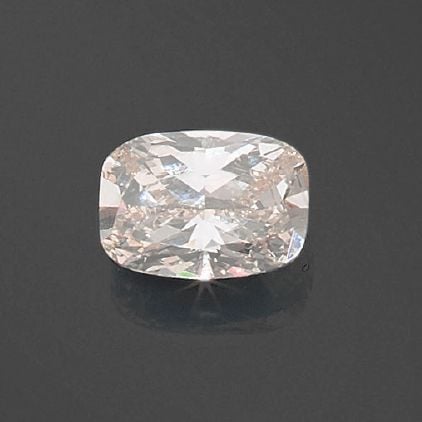 DIAMANT pesant 10,03 carats de forme coussi