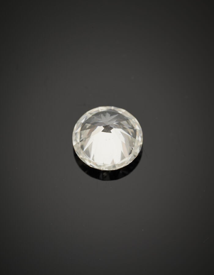 DIAMANT taille brillant accompagné d'un rapport d'analyse gemmologique du labor…
