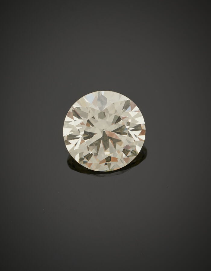 DIAMANT taille brillant accompagné d'un rapport d'analyse gemmologique du labor…